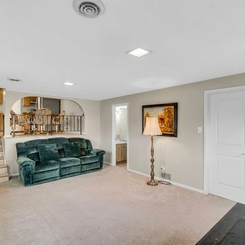 9323 Belmont Avenue, St. John, IN 46373