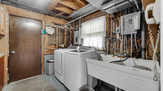 9323 Belmont Avenue, St. John, IN 46373