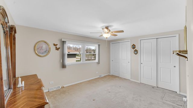 9323 Belmont Avenue, St. John, IN 46373