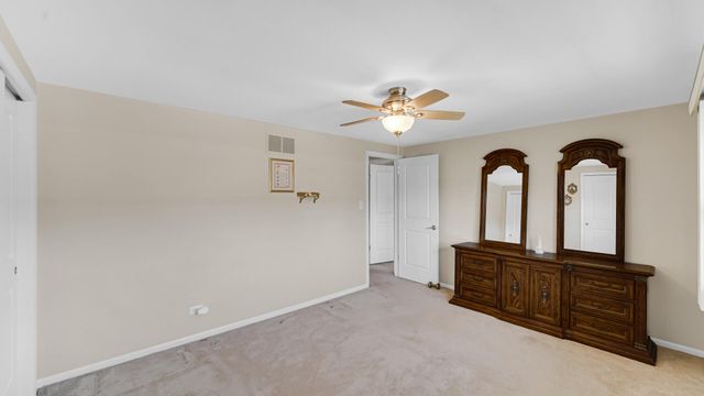 9323 Belmont Avenue, St. John, IN 46373