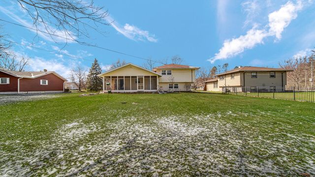 9323 Belmont Avenue, St. John, IN 46373