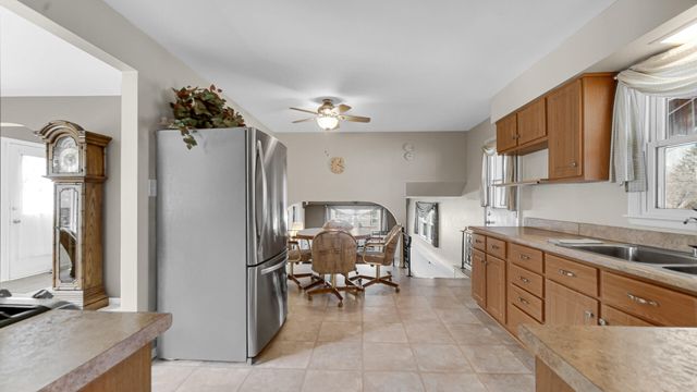 9323 Belmont Avenue, St. John, IN 46373