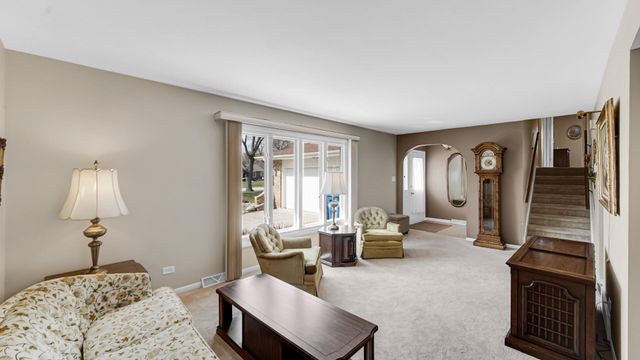 9323 Belmont Avenue, St. John, IN 46373