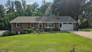 215 MOUNT PLEASANT BLVD, Fredericksburg, VA 22405