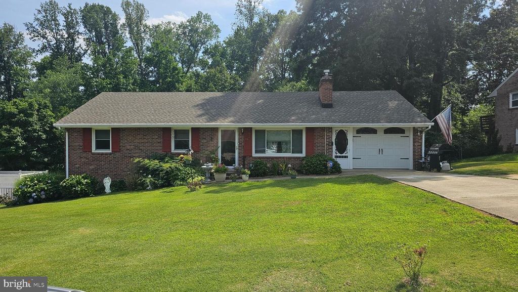 215 MOUNT PLEASANT BLVD, Fredericksburg, VA 22405