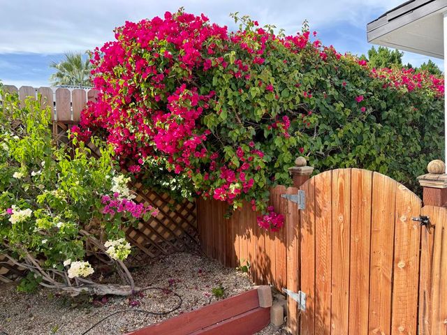 2765 N Cerritos Road, Palm Springs, CA 92262