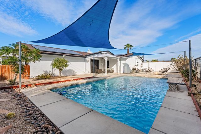 2765 N Cerritos Road, Palm Springs, CA 92262