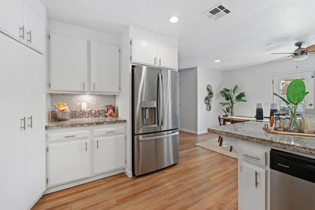 2765 N Cerritos Road, Palm Springs, CA 92262