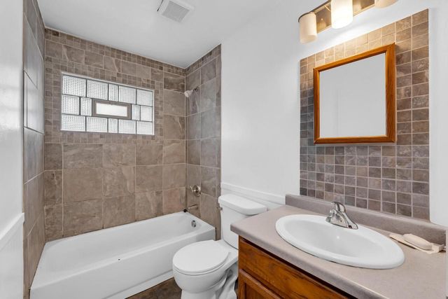 3731 St Andrews BOULEVARD, Racine, WI 53405