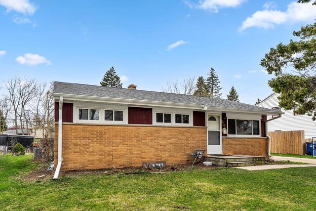 3731 St Andrews BOULEVARD, Racine, WI 53405