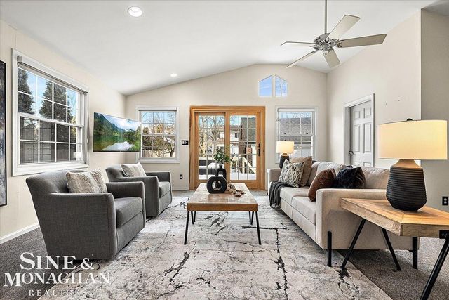 412 Manor Street, Grosse Pointe Farms, MI 48236