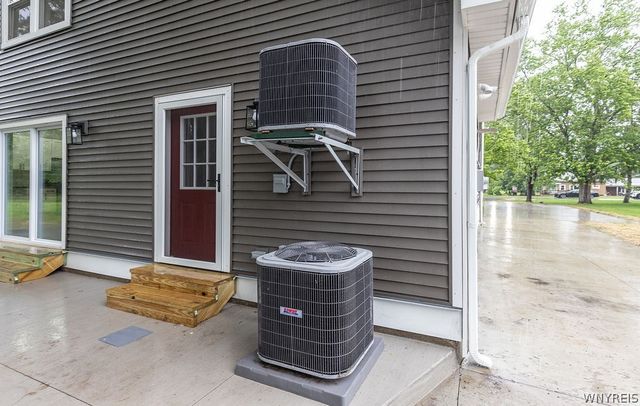 3046 Westwood Drive, Grand Island, NY 14072