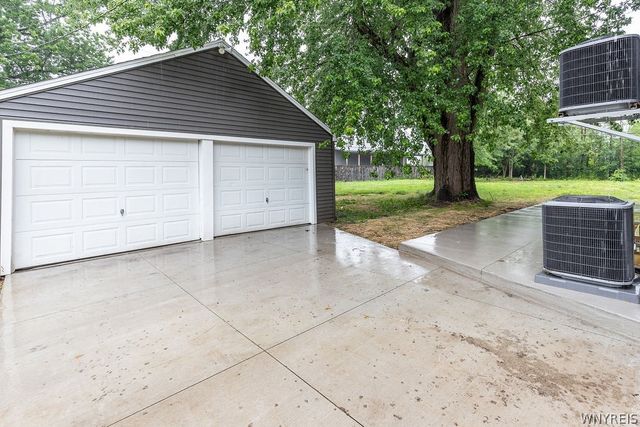 3046 Westwood Drive, Grand Island, NY 14072