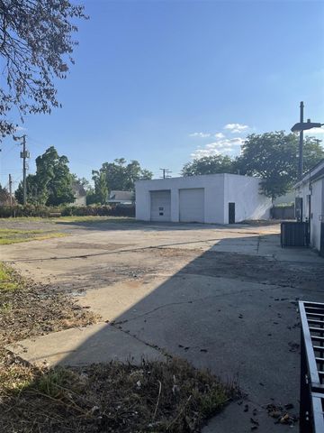 5720 E Davison Street, Hamtramck, MI 48212