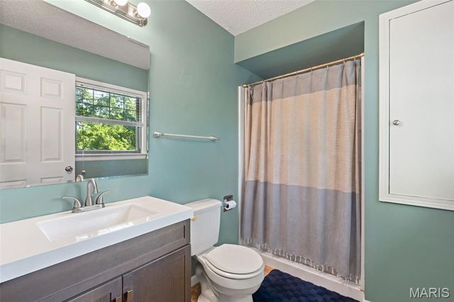 51 Oxford Drive, Washington, MO 63090