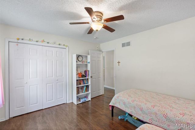 51 Oxford Drive, Washington, MO 63090