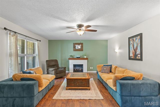 51 Oxford Drive, Washington, MO 63090