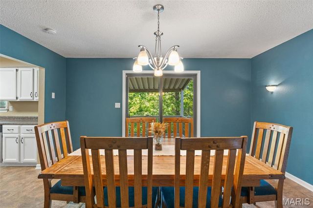 51 Oxford Drive, Washington, MO 63090