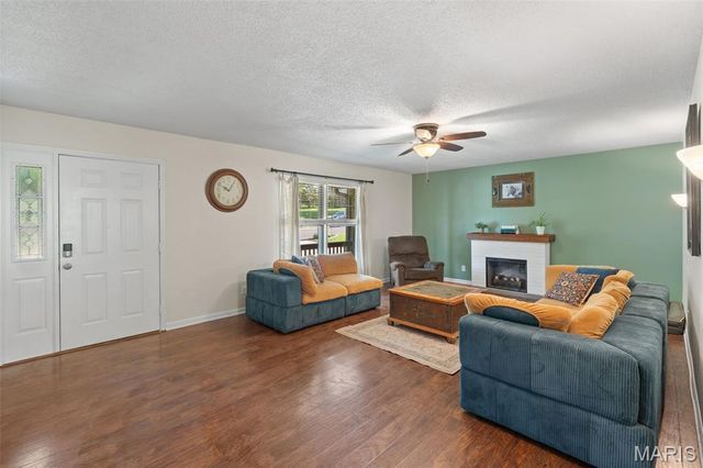 51 Oxford Drive, Washington, MO 63090