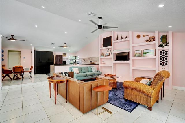 197 NW 104th Avenue, Coral Springs, FL 33071