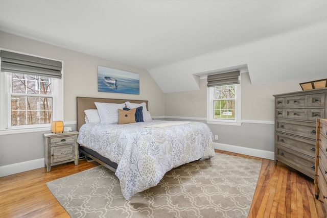 442 Pine St, Barnstable, MA 02632