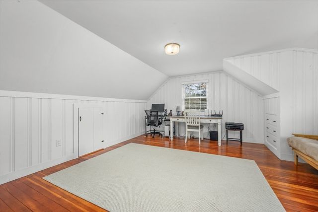 442 Pine St, Barnstable, MA 02632