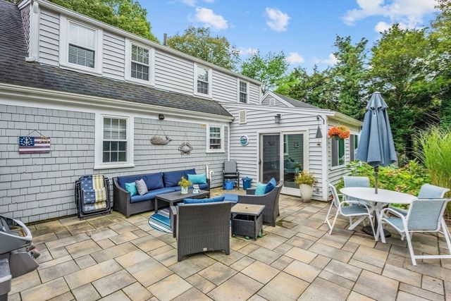 442 Pine St, Barnstable, MA 02632