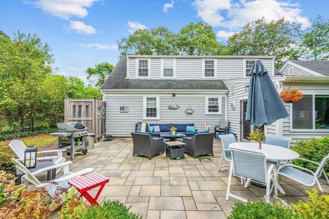 442 Pine St, Barnstable, MA 02632
