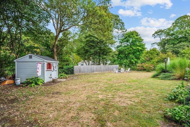 442 Pine St, Barnstable, MA 02632