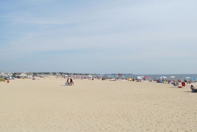 442 Pine St, Barnstable, MA 02632