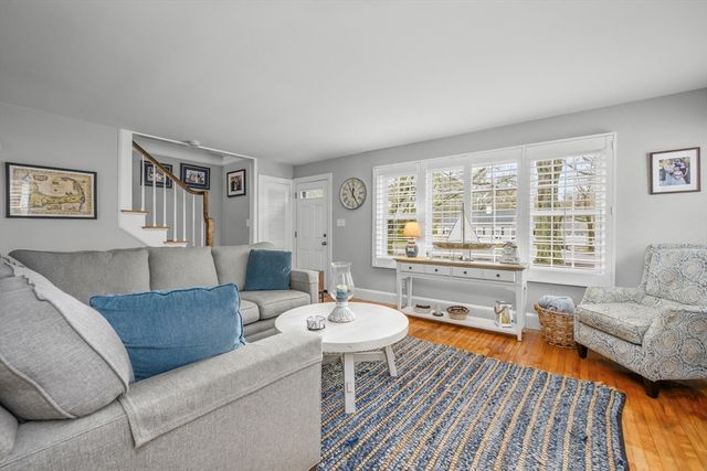 442 Pine St, Barnstable, MA 02632