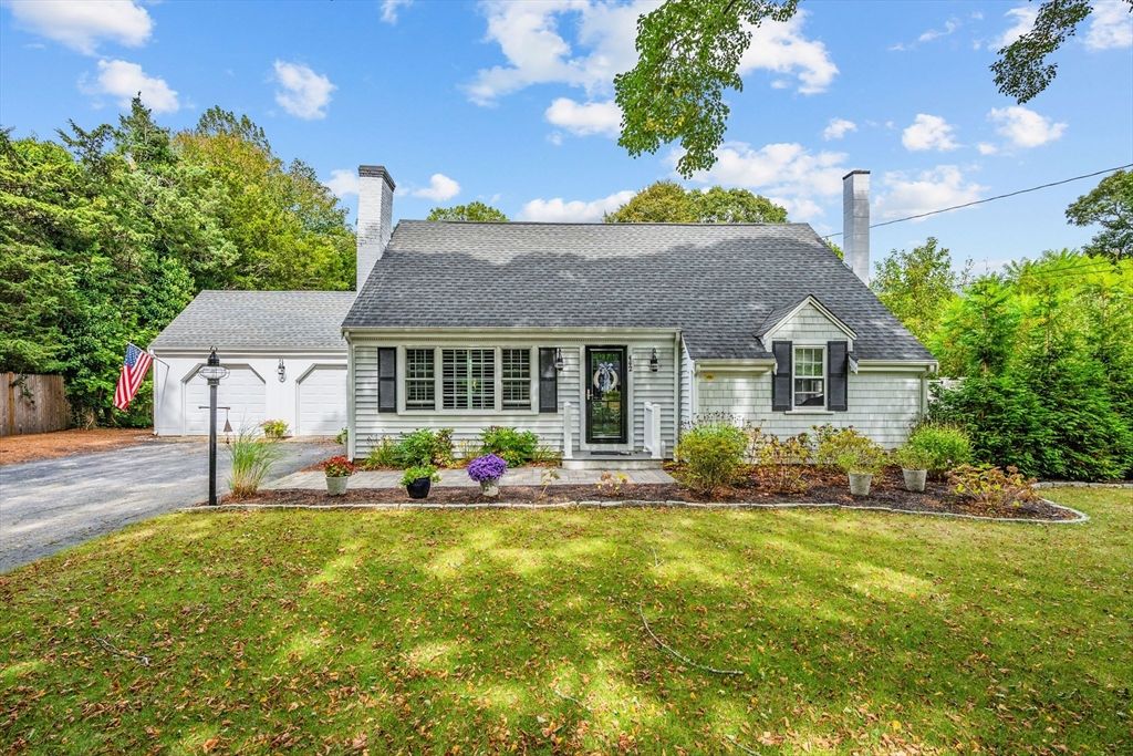 442 Pine St, Barnstable, MA 02632