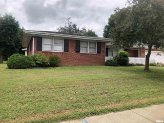 5 Adloff Lane, Springfield, IL 62704