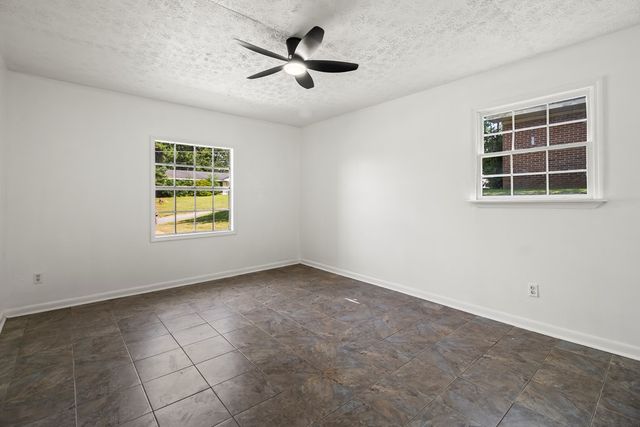 127 Fairview Lane, Daleville, AL 36322