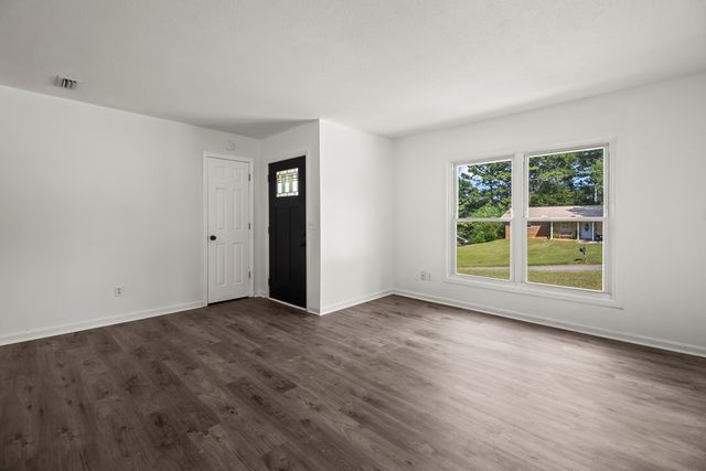 127 Fairview Lane, Daleville, AL 36322