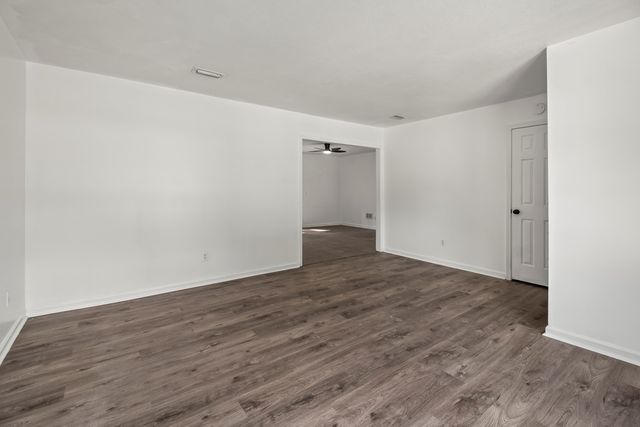 127 Fairview Lane, Daleville, AL 36322