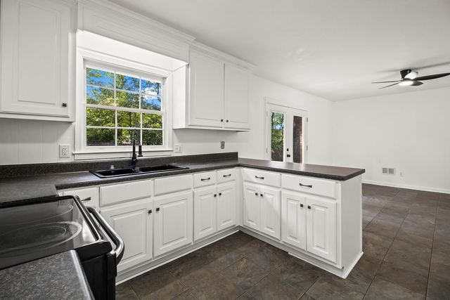 127 Fairview Lane, Daleville, AL 36322