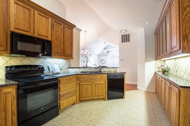 3250 Rosemeade Drive 2213, Fort Worth, TX 76116