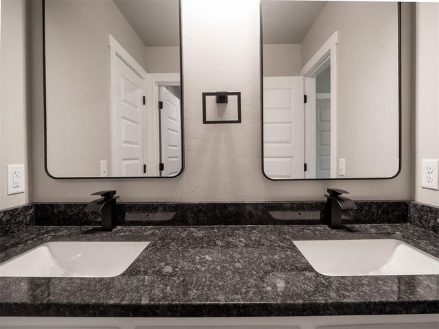 2299 Pecan Ridge, Jones, OK 73049