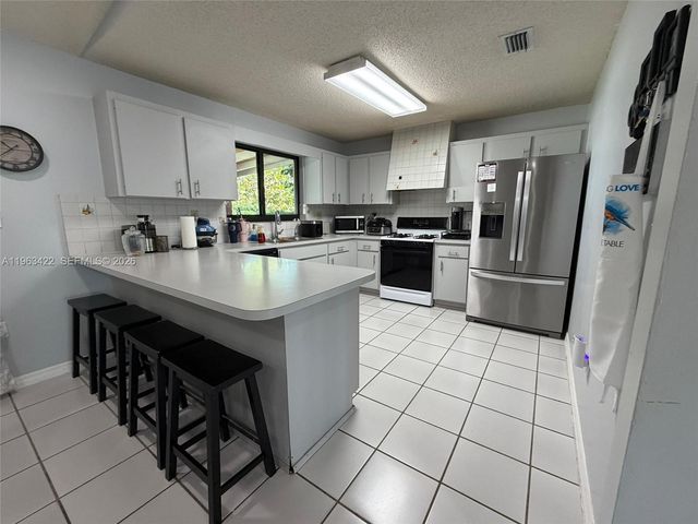 6541 SW 31st St, Miami, FL 33155