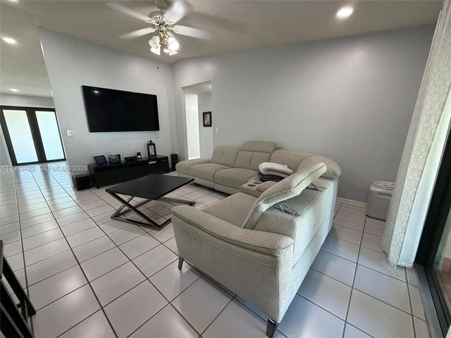 6541 SW 31st St, Miami, FL 33155