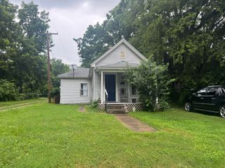 1221 East Scott Street, Springfield, MO 65802