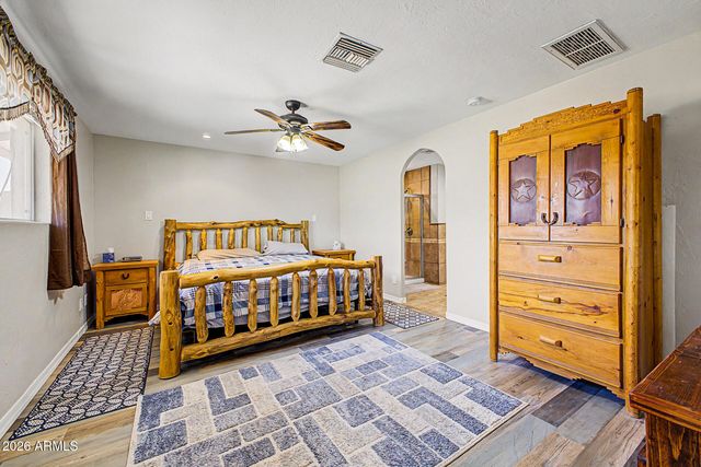 5740 W MARCONI Avenue, Glendale, AZ 85306