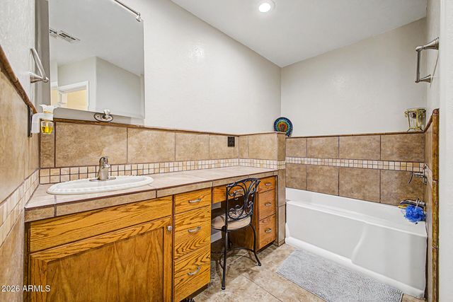 5740 W MARCONI Avenue, Glendale, AZ 85306