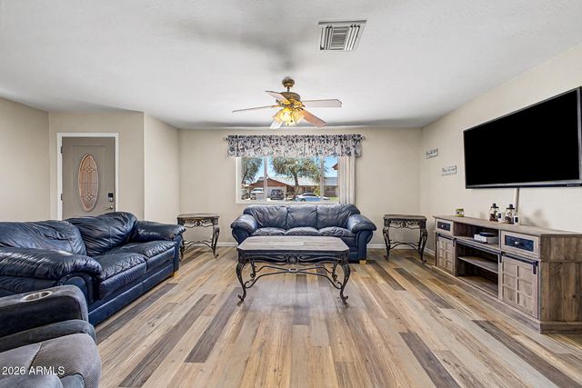 5740 W MARCONI Avenue, Glendale, AZ 85306
