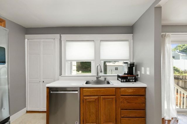 7 Lawrence St B, Beverly, MA 01915