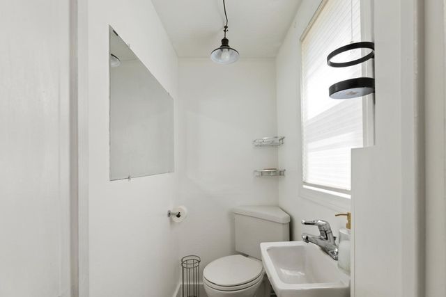 7 Lawrence St B, Beverly, MA 01915