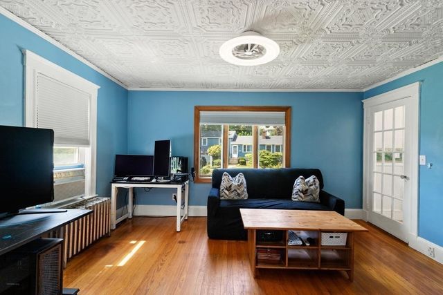 7 Lawrence St B, Beverly, MA 01915