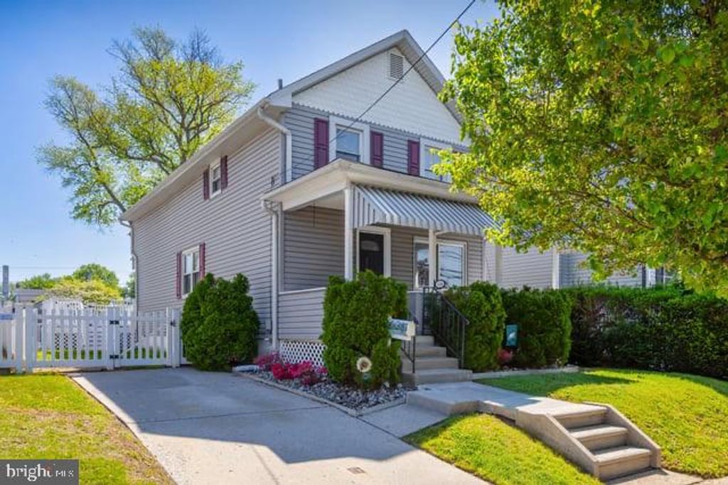 136 BAIRD AVE, Mount Ephraim, NJ 08059