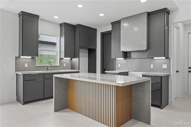 2218 N Piedra Avenue, Edinburg, TX 78542